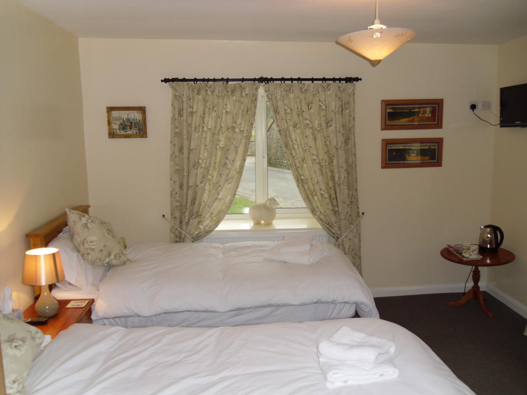 Tithe Barn Bed And Breakfast Карнфорт Номер фото